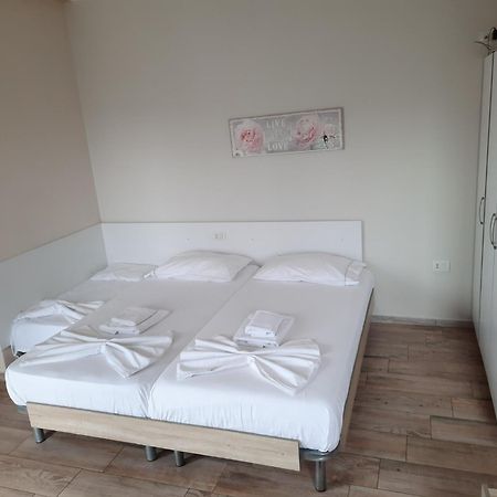 Disy Apartments Влёра Экстерьер фото
