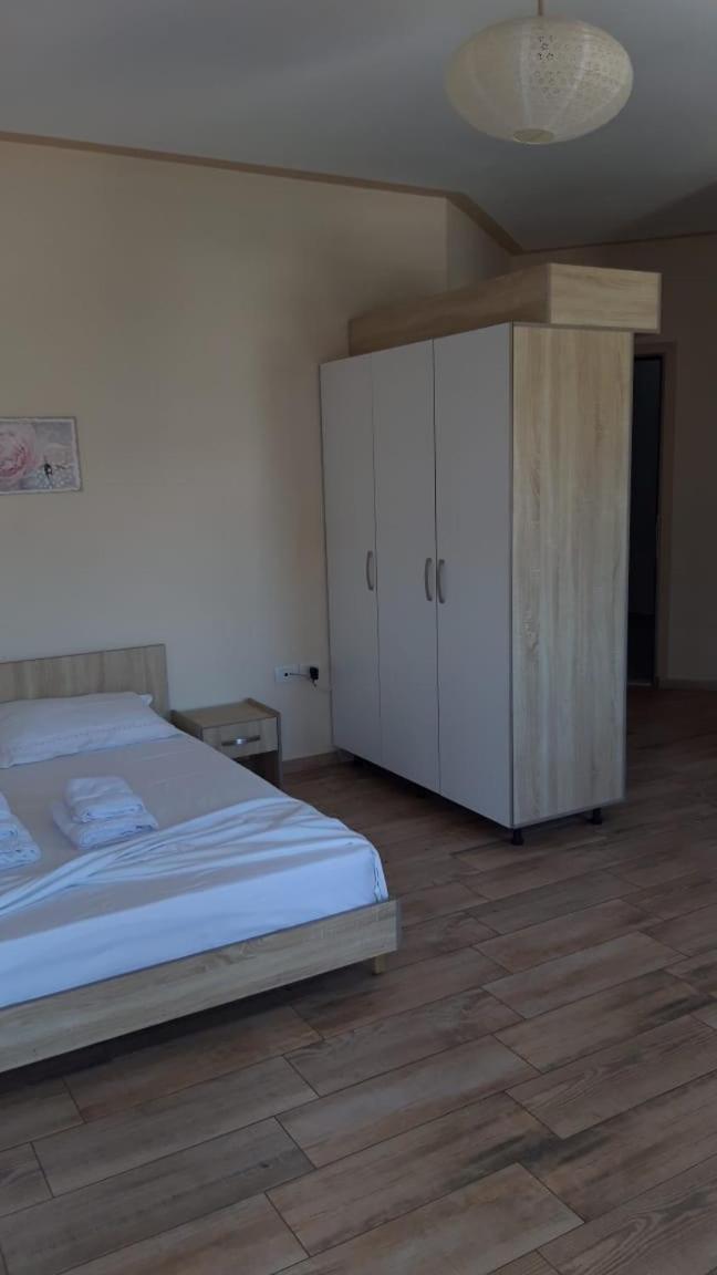Disy Apartments Влёра Номер фото