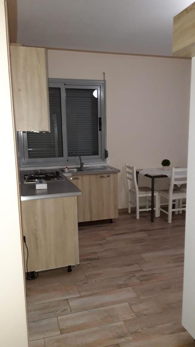 Disy Apartments Влёра Номер фото