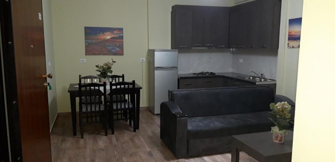 Disy Apartments Влёра Номер фото